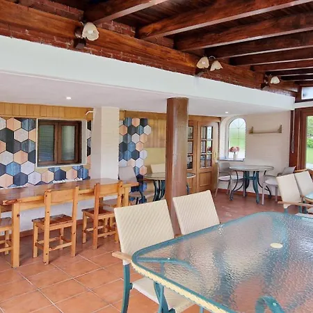 Cosma House Pensión