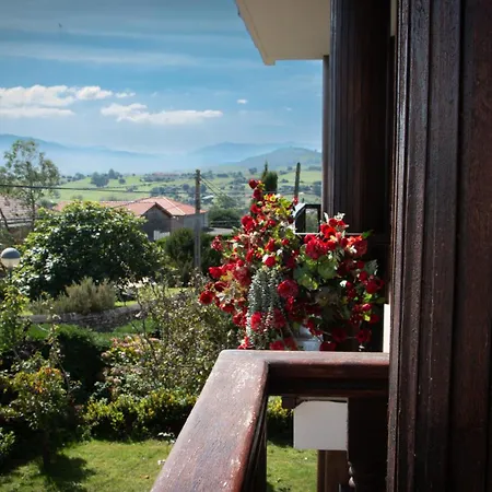 Cosma House בית הארחה