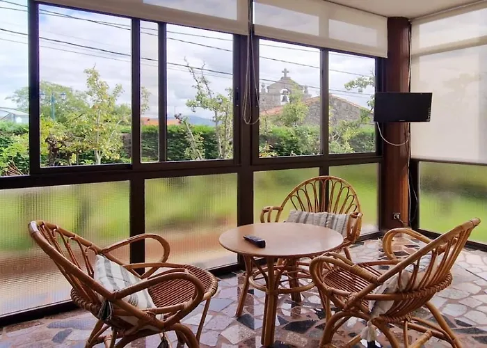 Cosma House Pensión Hinojedo